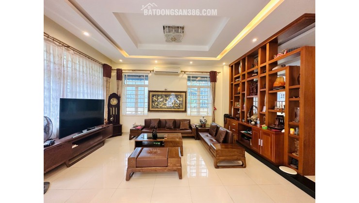 Căn Biệt Thự Xanh Mát, Rộng Rãi View Đối Diện Công Viên - Ngay Giữa Lòng KĐT Vĩnh Điềm Trung